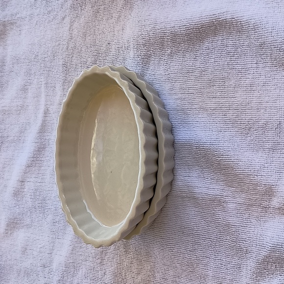 Hall 853 USA Mini Flutted Souffle Baking Dishes - Picture 3 of 3